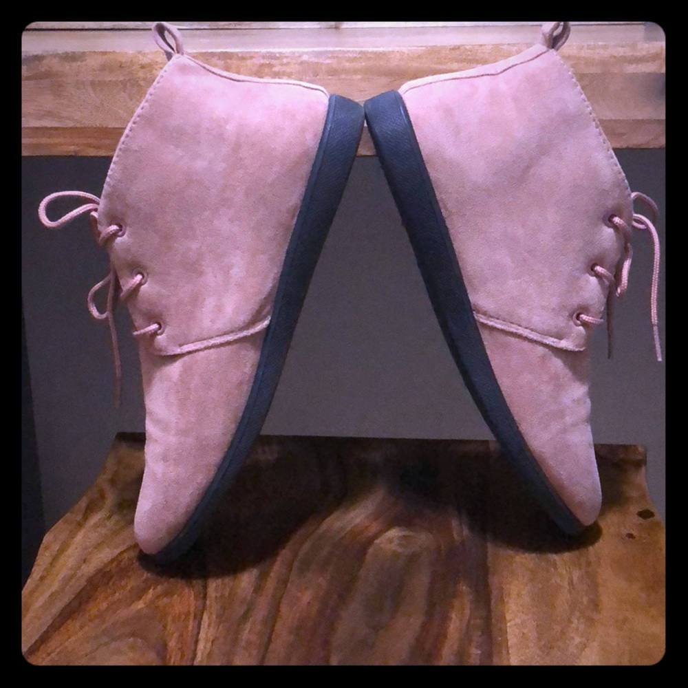 8.5 Suede Pinkish-peach stylish sneakers